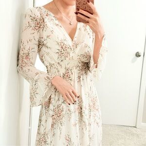 #065 | S/M | Floral V-Neck Ruffle Long Sleeve Midi/Maxi Dress | White